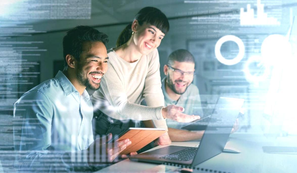 Equipo participando en entrenamiento físico